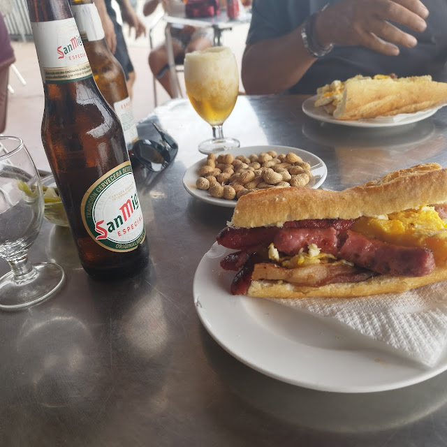 Bocadillo de Panceta Y Longanizas