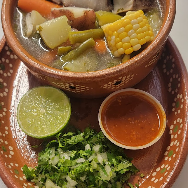 Caldo de Pollo