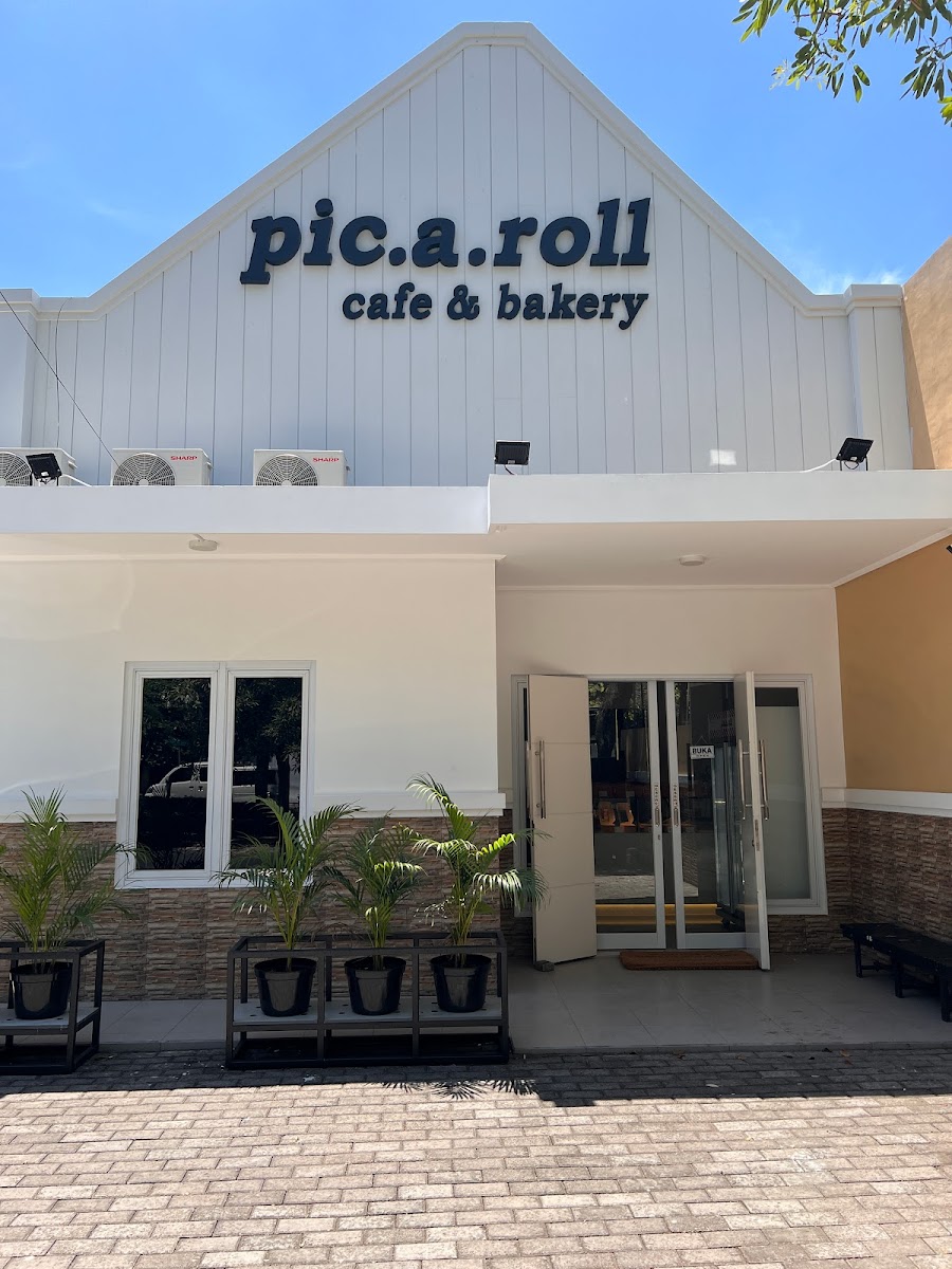 Picaroll Cafe & Bakery