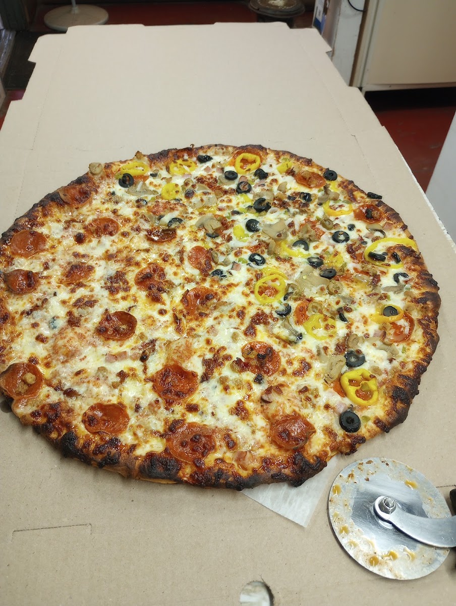 Bear Creek Cash & Carry Pizza