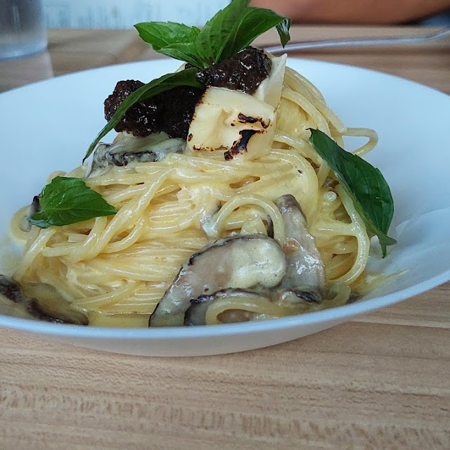 Creamy Mushroom Truffle Pasta