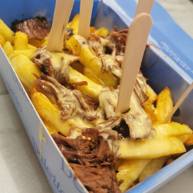 Patatas Fritas Con Salsa Bendita