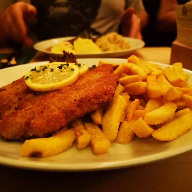 Schnitzel Mit Pommes