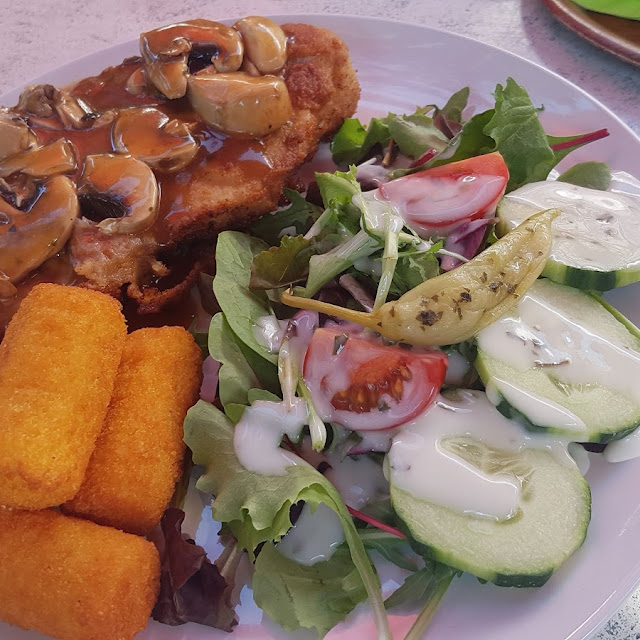 Putenschnitzel Jäger Art