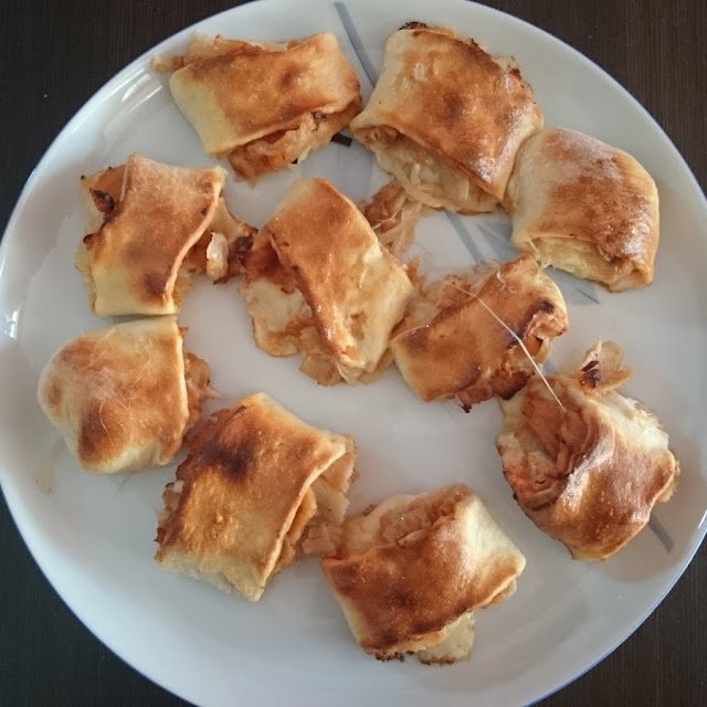 Gefüllte Pizzabrötchen Mit Döner