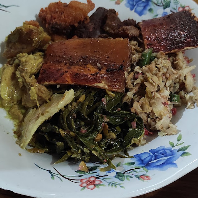 Nasi Babi Guling Campur