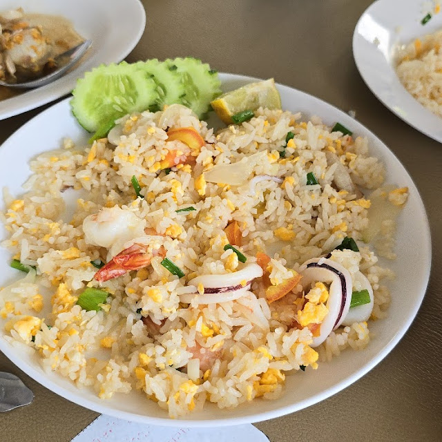 ข้าวผัดปู
