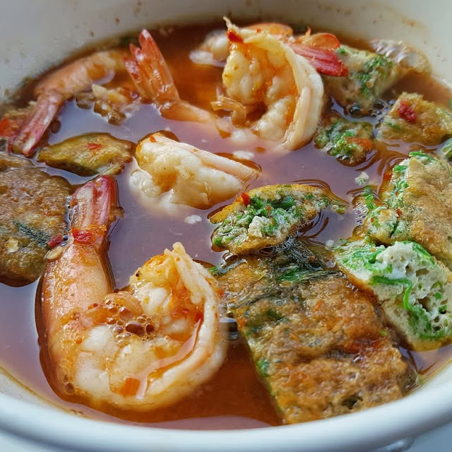 แกงส้มชะอมกุ้ง