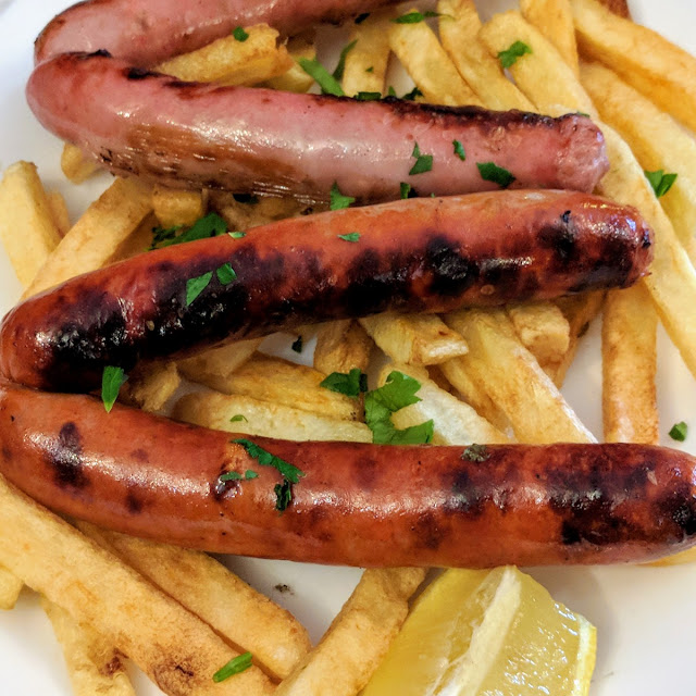 Chistorra A la Brasa Con Patatas Fritas