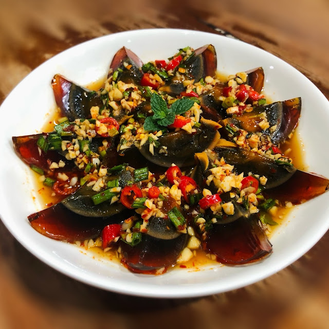 ยำไข่เยี่ยวม้า 凉﻿拌皮蛋