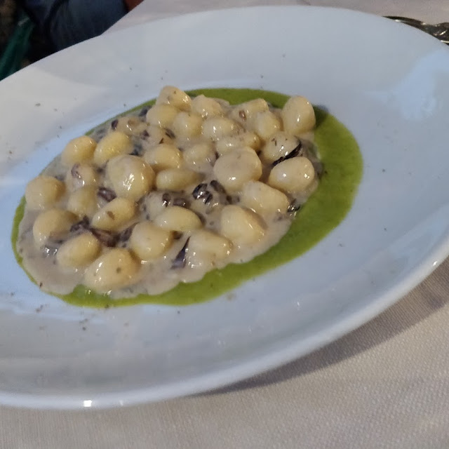 Gnocchi Con Radicchio Al Chianti Gorgonzola E Crema Di Zucchine