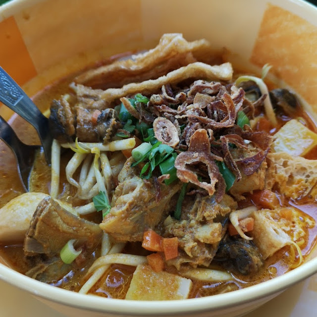 Mee Kari Kerang