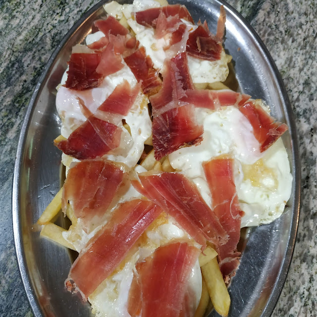 Huevos Rotos Con Jamón