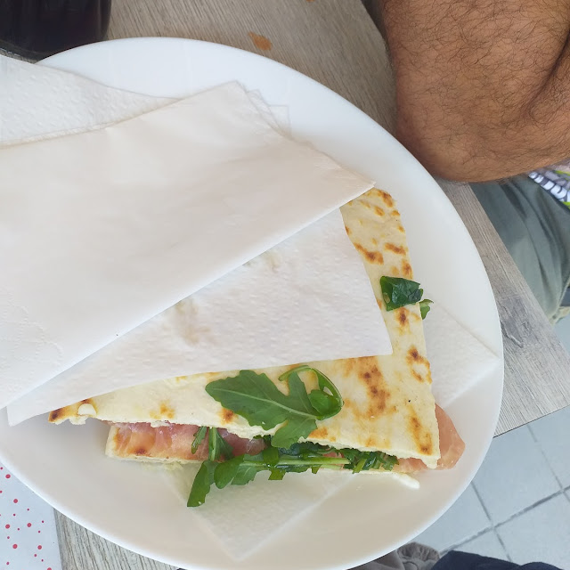 Piadina Prosciutto E Formaggio