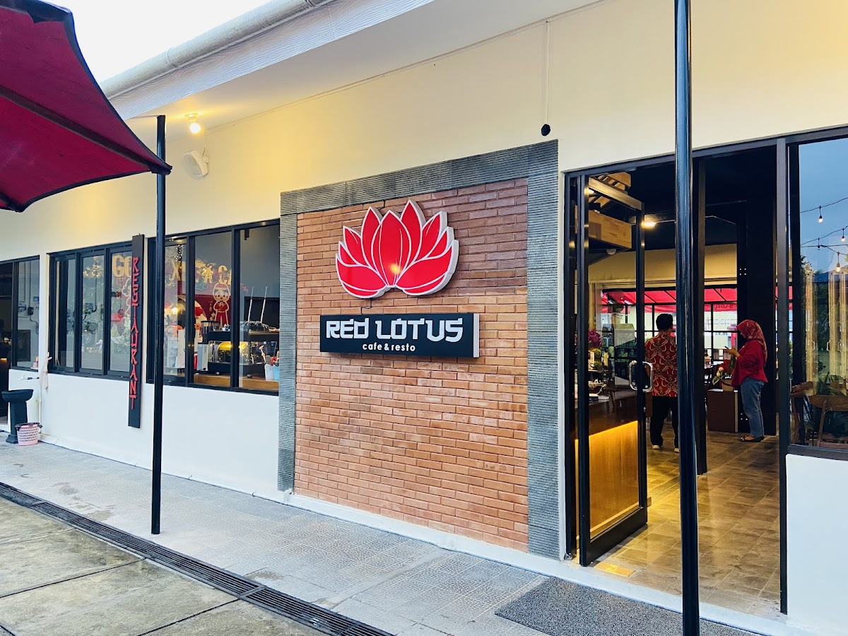 Red LOTUS Resto and Coffee