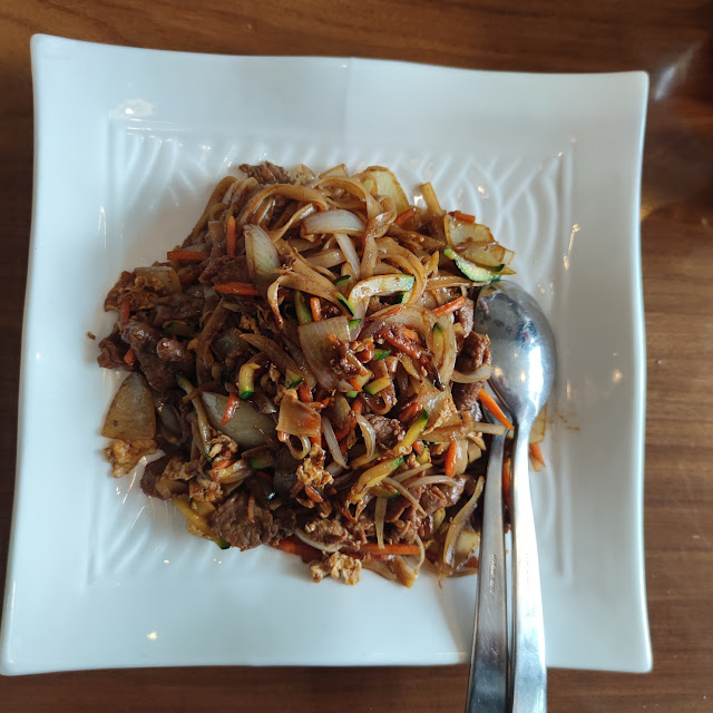 Bandnudeln Mit Rindfleisch Und Gemüse