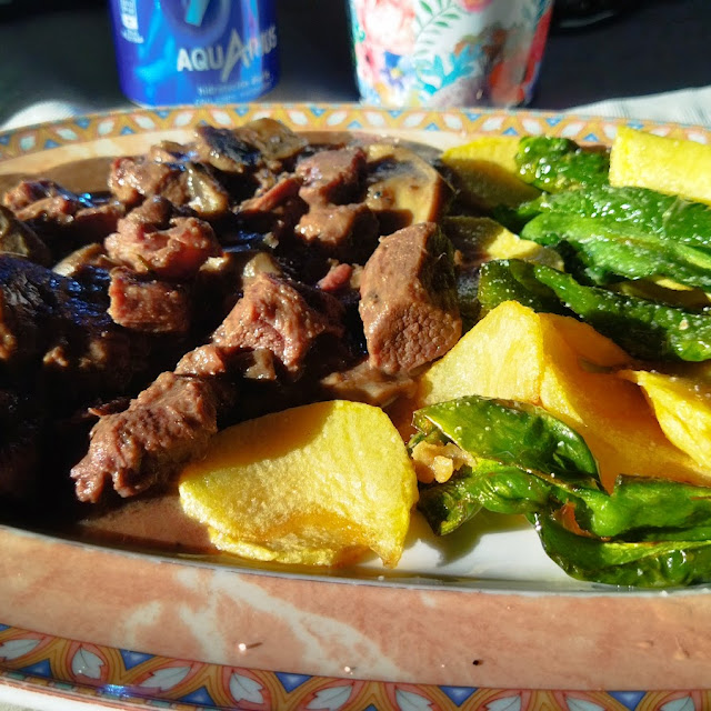 Carne de Monte Con Patatas A Lo Pobre