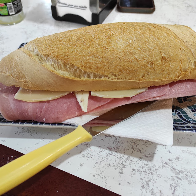 Bocadillo Jamón Cocido Y Queso