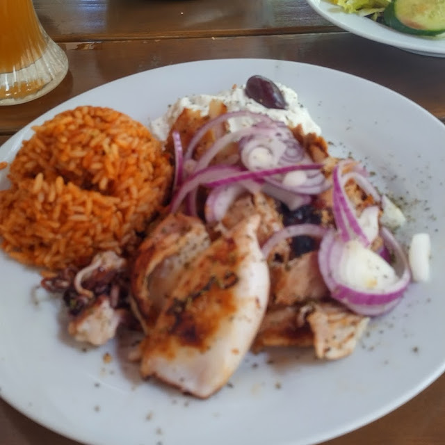 Baby Calamari Mit Gyros Tzatziki Und Reis