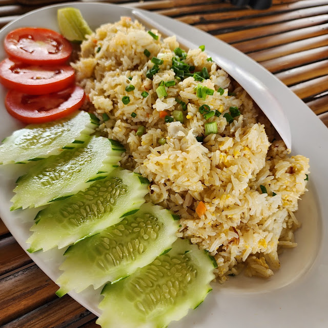 ข้าวผัดปูใหญ่ crab fried rice