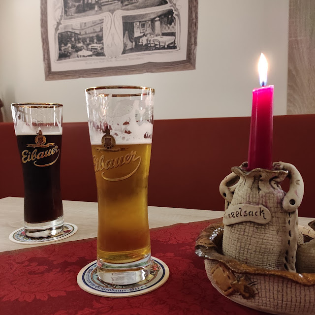Pils Und Dunkelbier Von Eibauer