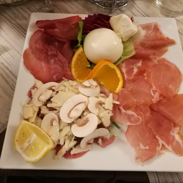 Antipasto Misto Di Affettato Misto