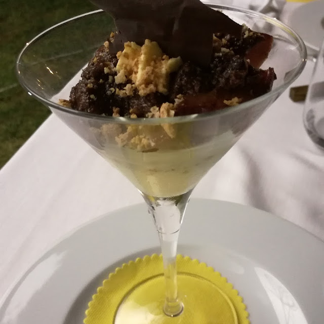 Pesca Al Forno Con Gelato Alla Vaniglia