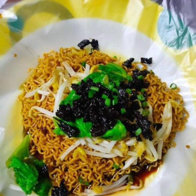 Mee Kolok