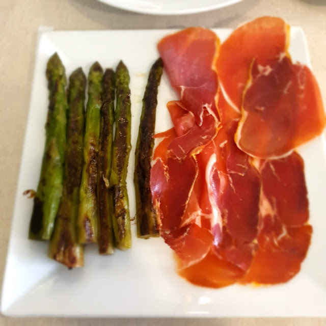 Espárragos Con Jamón Ibérico