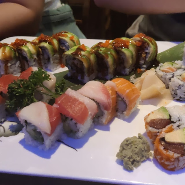 4 Rolls Alasken Rainbow Dragon and Tuna and Avocado