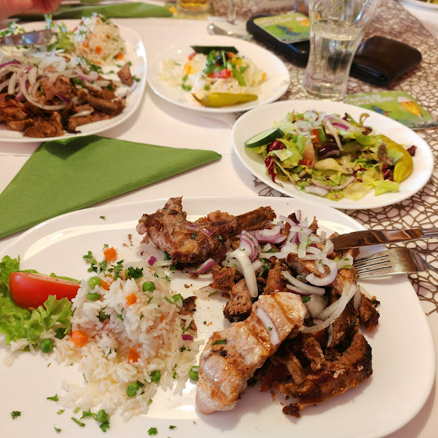 Gyros Reis Zaziki Und Krautsalat