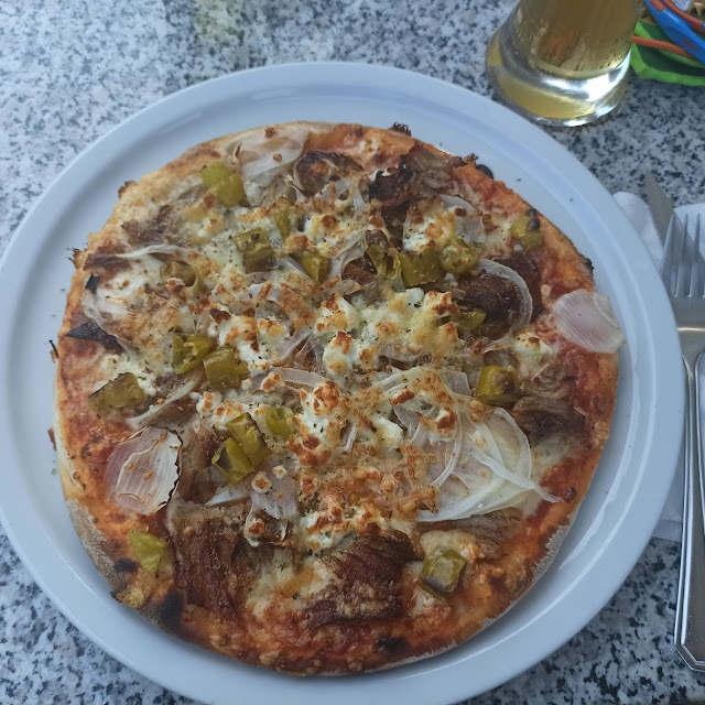 Groß Pizza Spezial