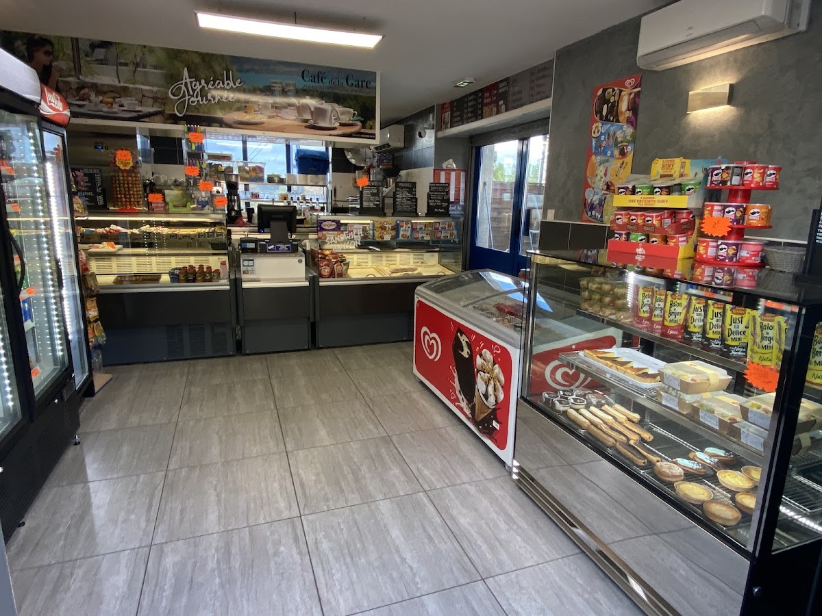 cafe de la gare - Rue de la Digue