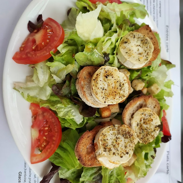 Salade de Chèvre Chaud
