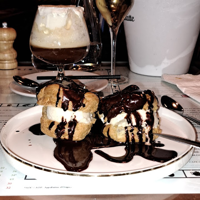 Profiteroles Aux Chocolat
