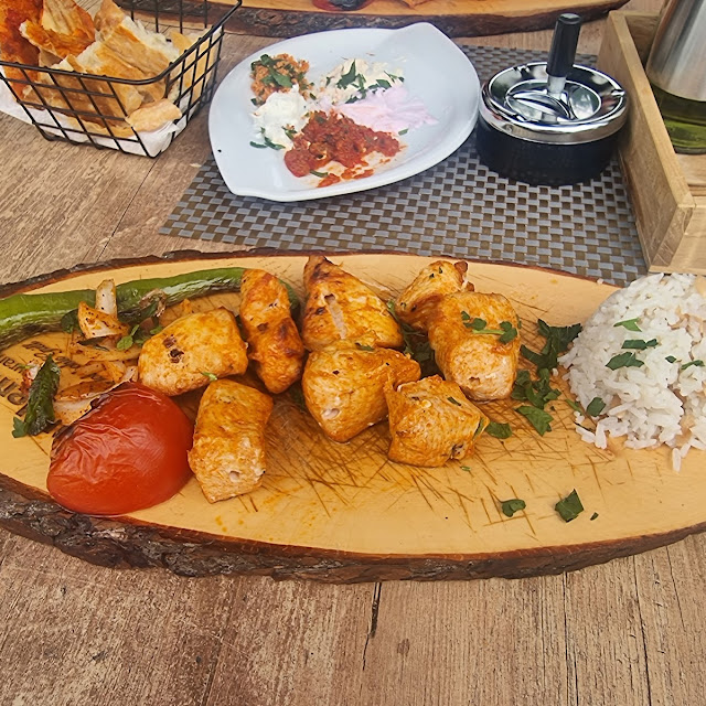 Hähchenspieß Mit Reis