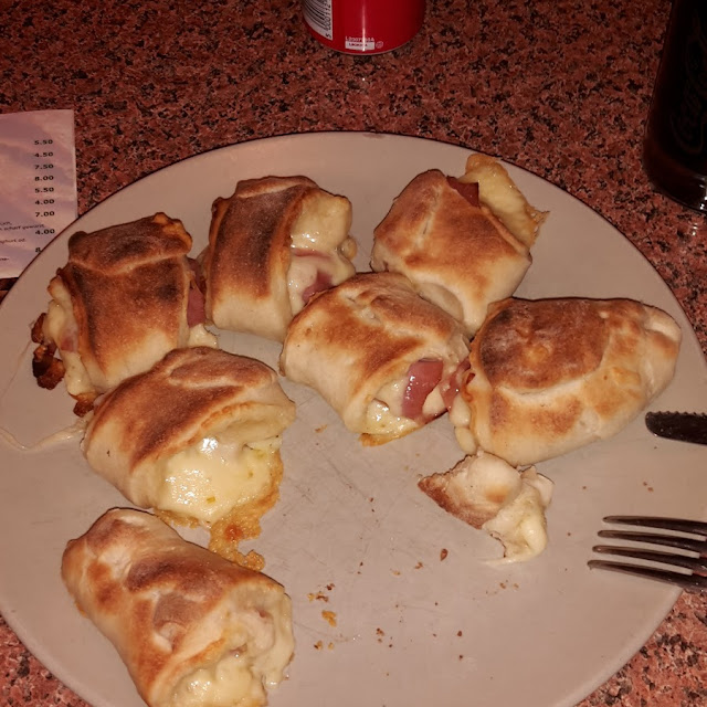Pizzabrötchen Mit Schinken Und Käse