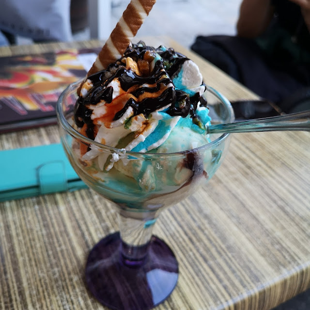 Gelato Misto Variegato Da Assaggiare