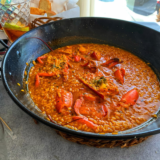 Paella de Conejo Y Caracoles
