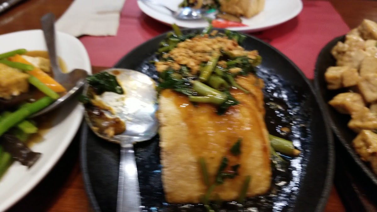 Max's Restaurant - Bacoor Blvd