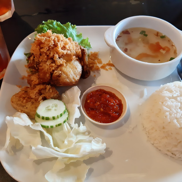Nasi Ayam Penyet