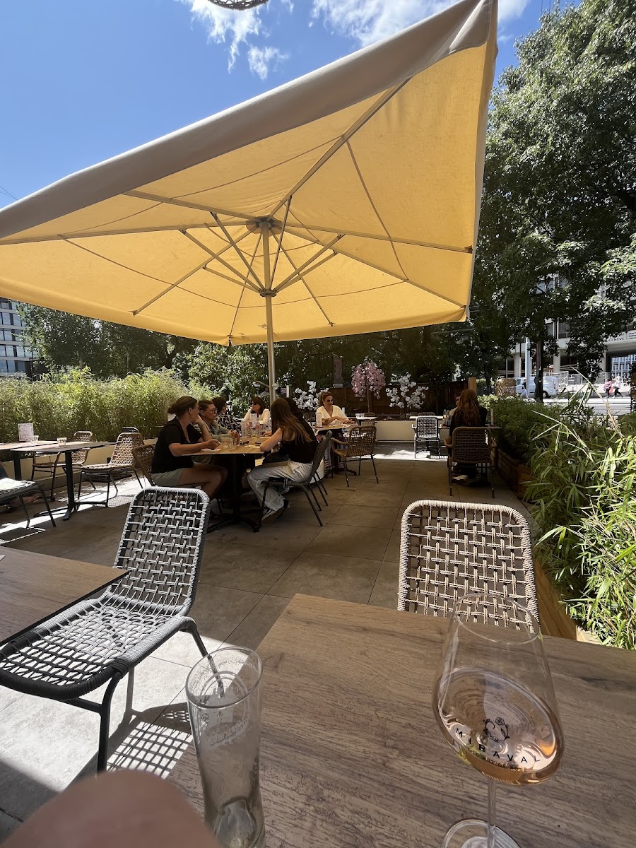 La Cabane - Av. de Champel 8B