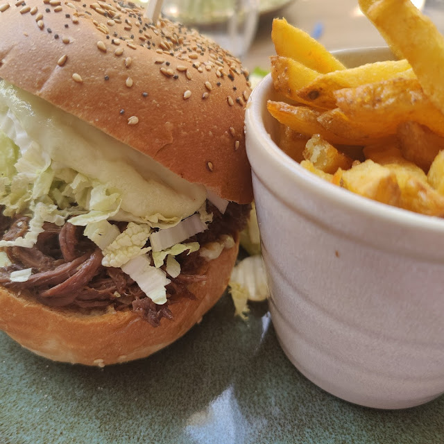 Pulled Beef Burger