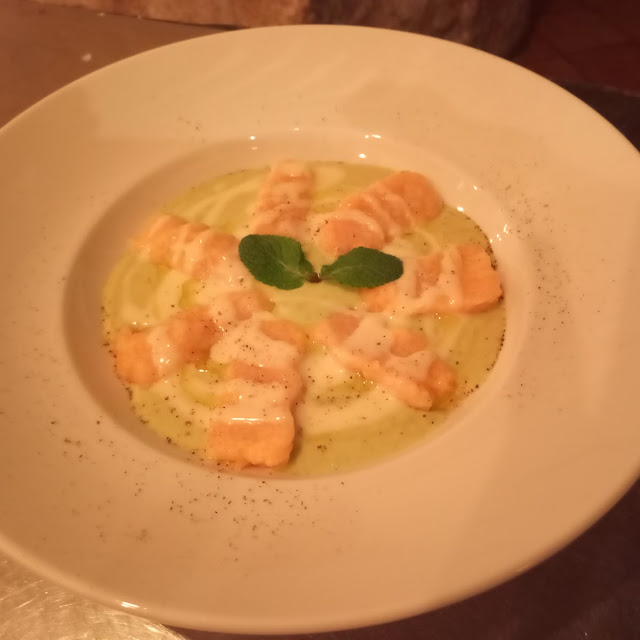 Gnocchi de Courge Sur Crème de Fèves Et Crème Taleggio