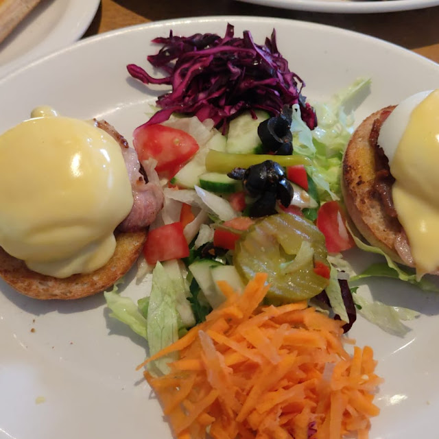 Eggs Benedict