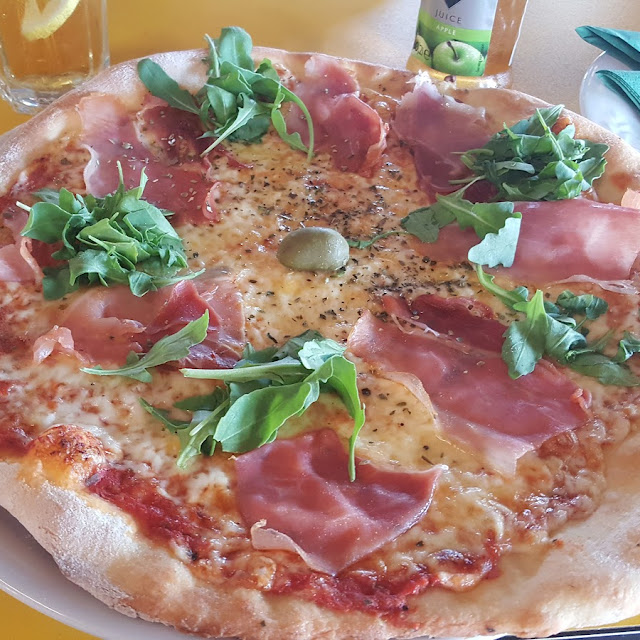Pizza Proschutto Ricolla