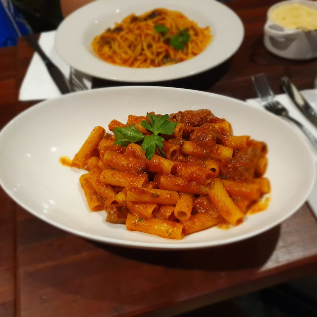 Rigatoni Oxiail Ragu