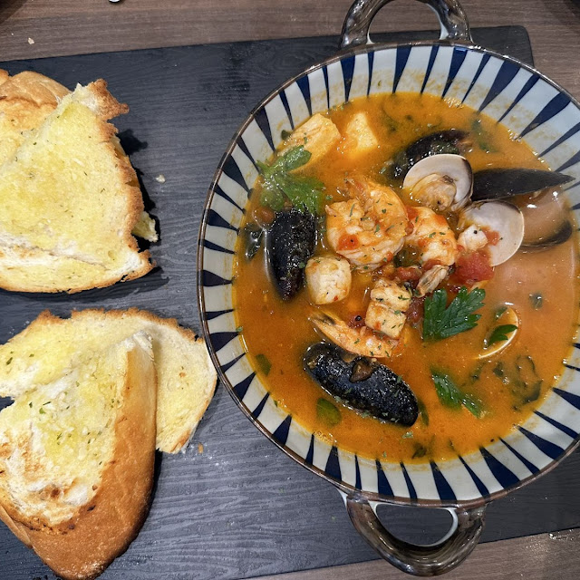 Seafood Cioppino Abbondanza