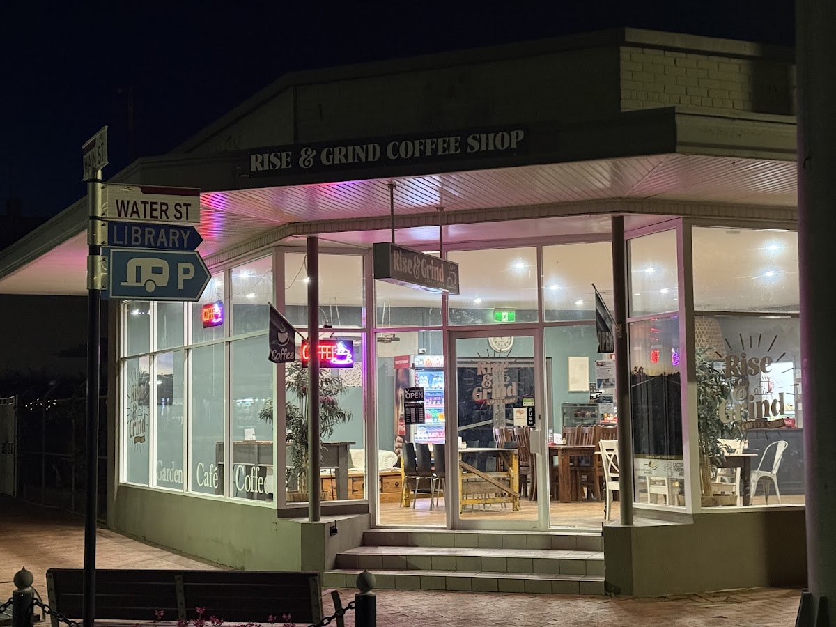 Rise & Grind - 184 Main St