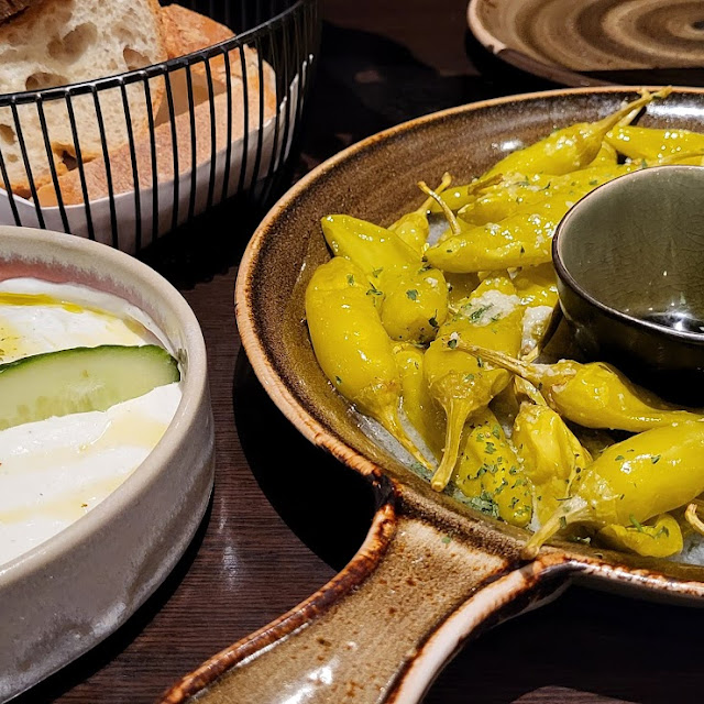 Tzaziki & Piperies Psites